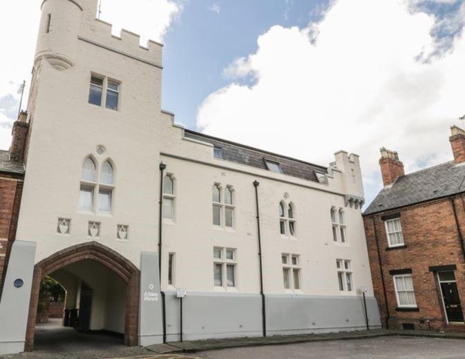 The Penthouses, 9 Albion Mews Честър Екстериор снимка