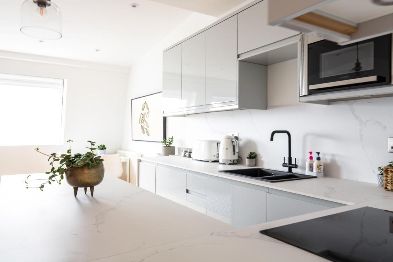 The Penthouses, 9 Albion Mews Честър Екстериор снимка