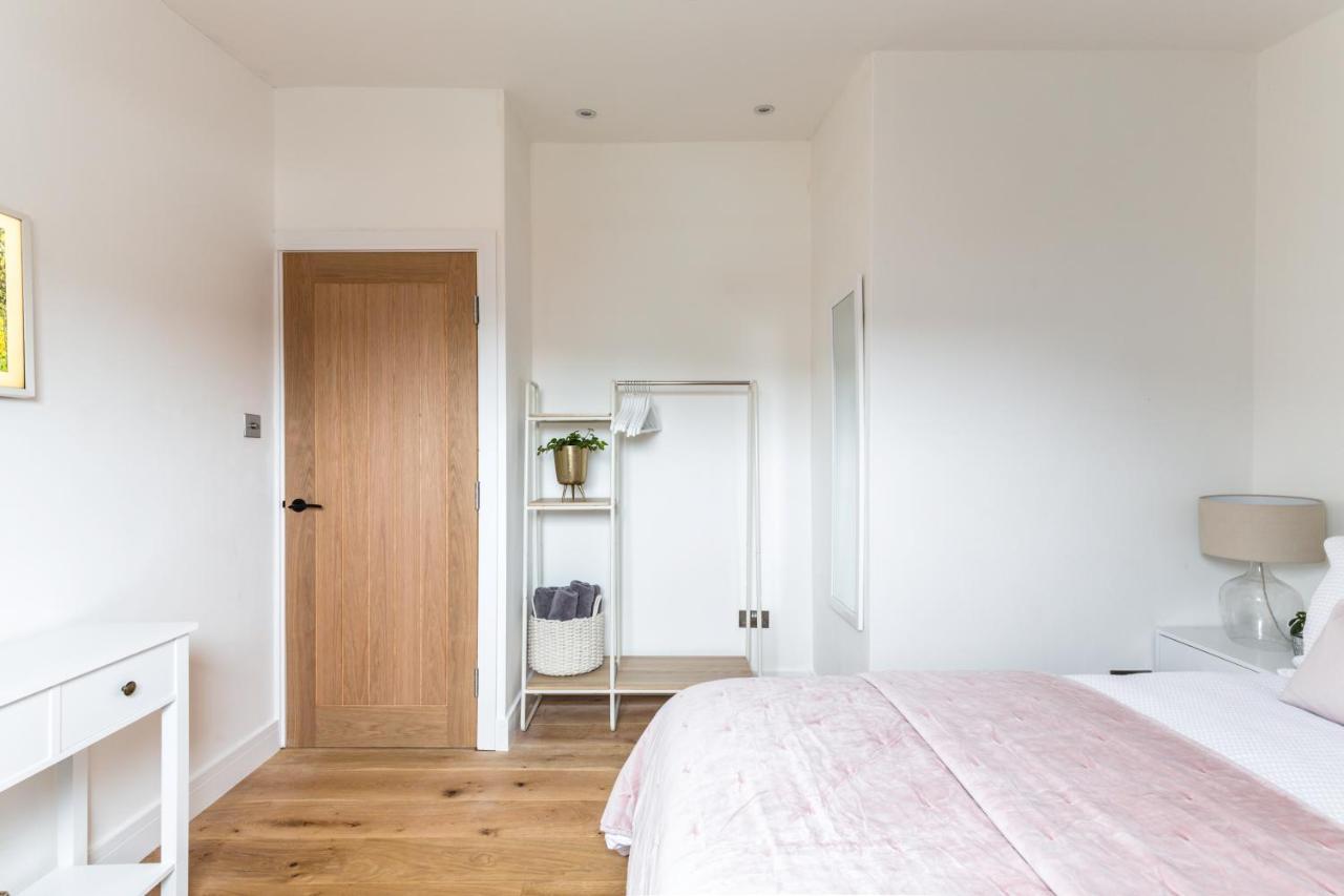 The Penthouses, 9 Albion Mews Честър Екстериор снимка