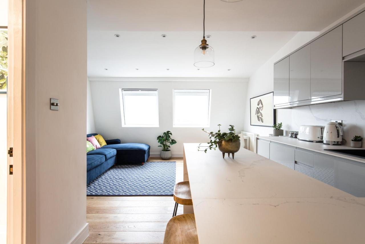 The Penthouses, 9 Albion Mews Честър Екстериор снимка