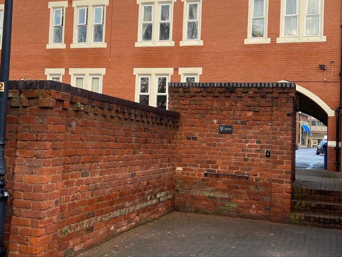 The Penthouses, 9 Albion Mews Честър Екстериор снимка